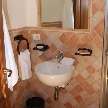 L'alloggio-not Just Готель типу 