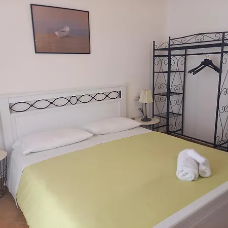 Bed and breakfast L'alloggio-not Just 4*