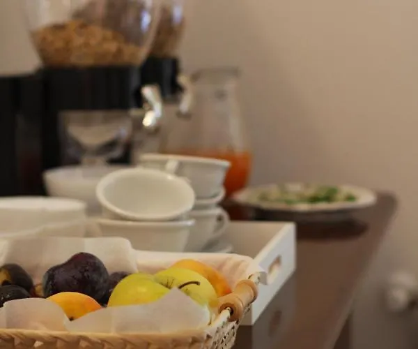 L'alloggio-not Just Bed and Breakfast Όλμπια